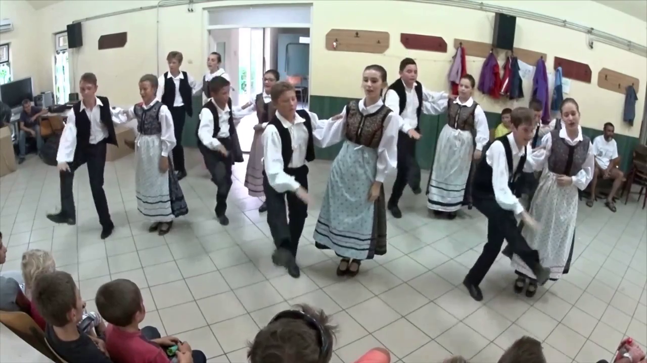 7. nap Magyarfülpös, Gyöngyvirág Néptánccsoport