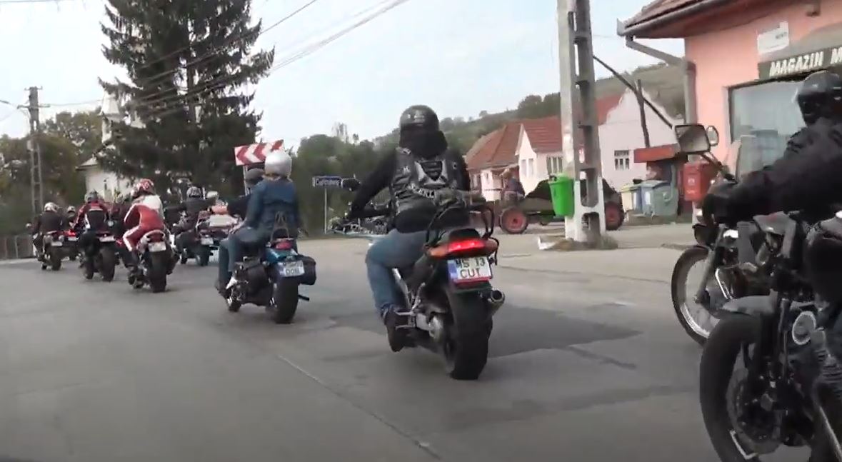 7, nap Magyarfülpös. Motoros találkozó, adományok